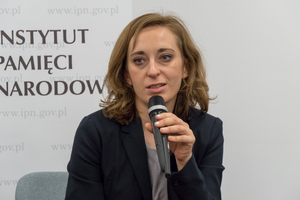Dr Katarzyna Uczkiewicz (Ośrodek &quot;Pamięć i Przyszłość&quot;) - moderatorka dyskusji